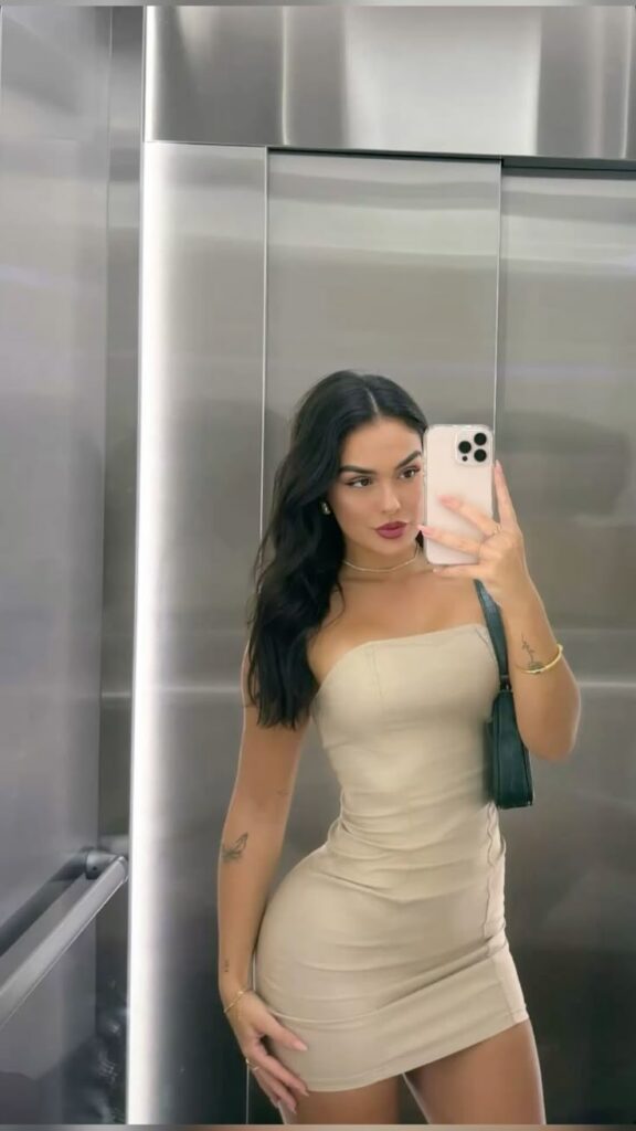 Atletik Escort – Avcılar Escort Bayan görüşmeleri için sahil hattında akşam ışıkları